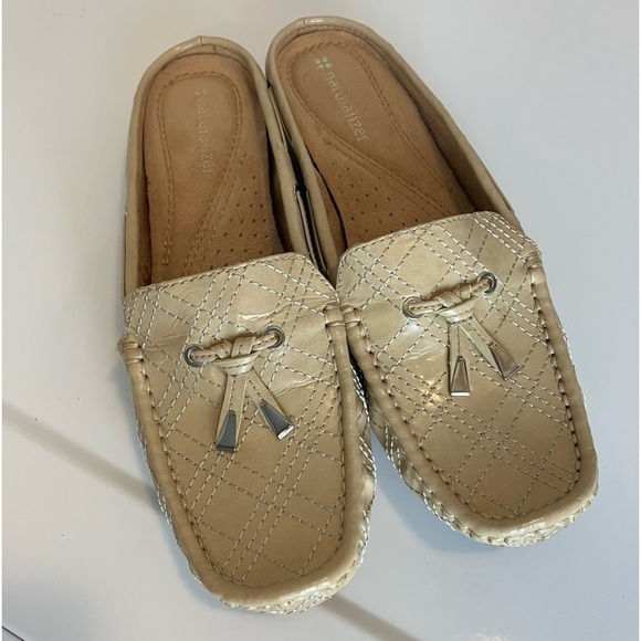 Naturalizer Shoes - Clog Mules Slip On Woman’s 6.5 Creamy Beige Color Preloved Gently
